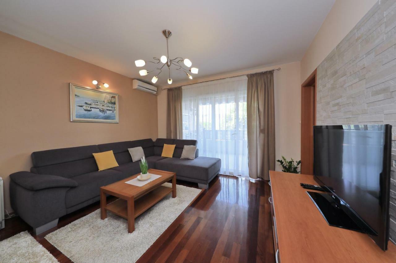 Apartment Toni Zara Esterno foto